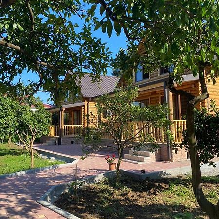 Guest House On Angisa Batumi Esterno foto