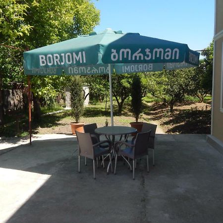 Guest House On Angisa Batumi Esterno foto