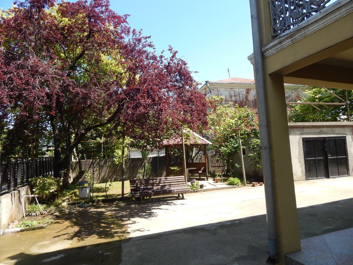 Guest House On Angisa Batumi Esterno foto